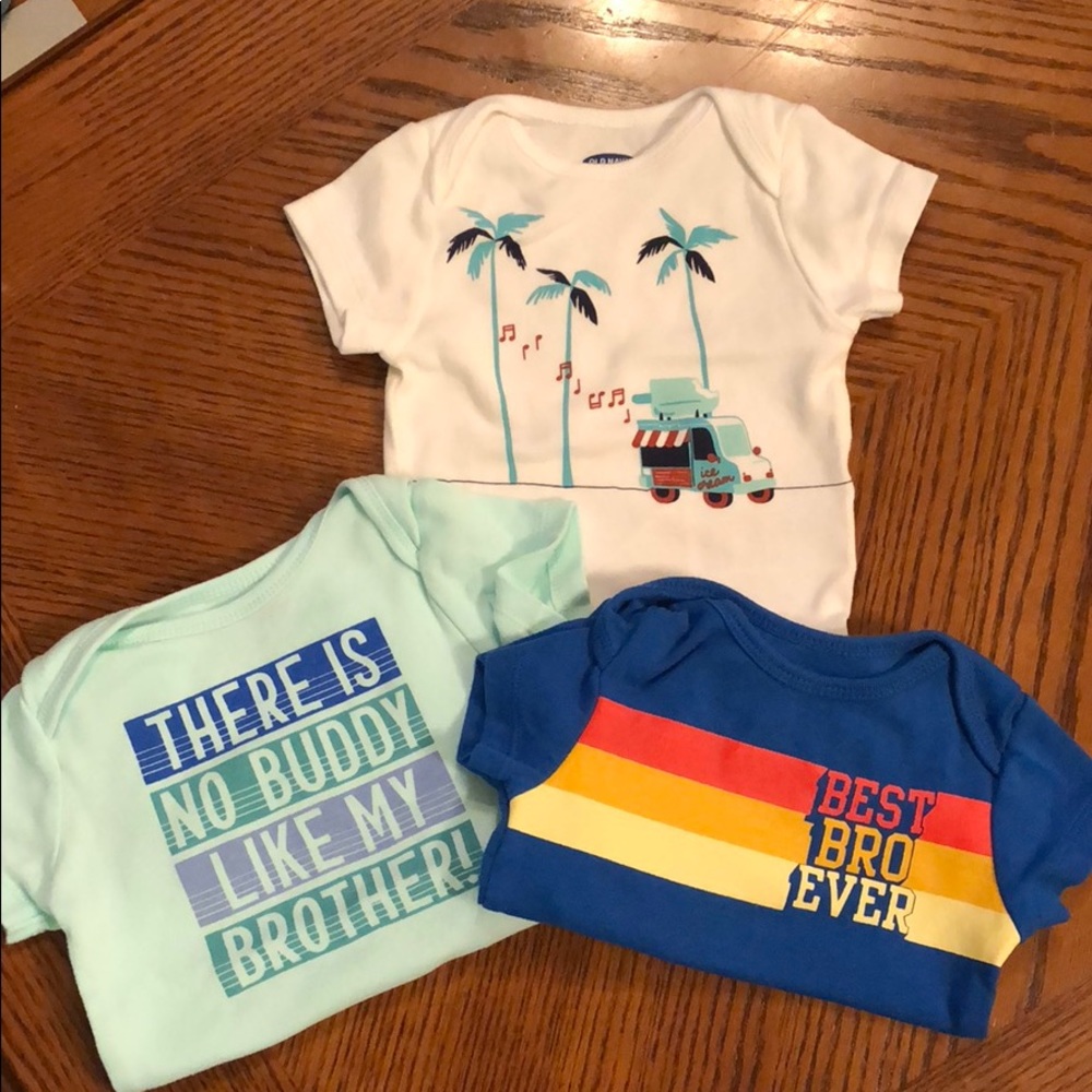 💙Baby boy Old navy onesies💙